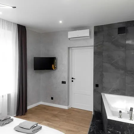 Vip центр львова джакузі камін площа ринок