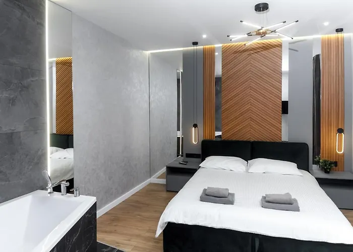 Vip центр львова джакузі камін площа ринок شقة