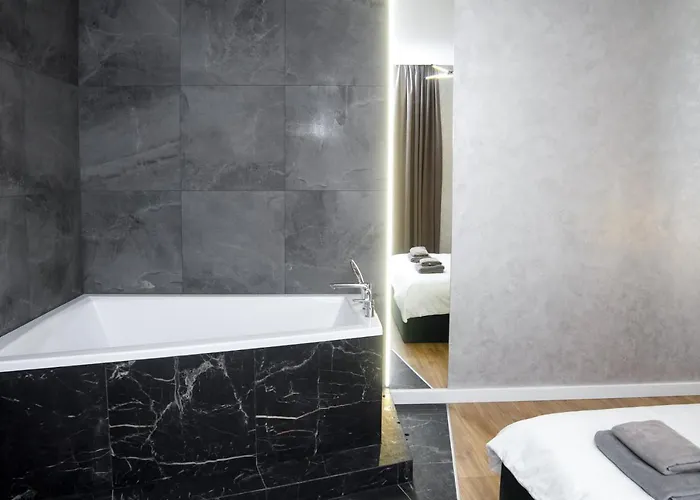 Apartment Vip центр львова джакузі камін площа ринок